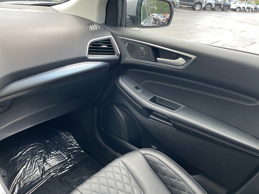 Used 2024 Ford Edge Titanium image 18