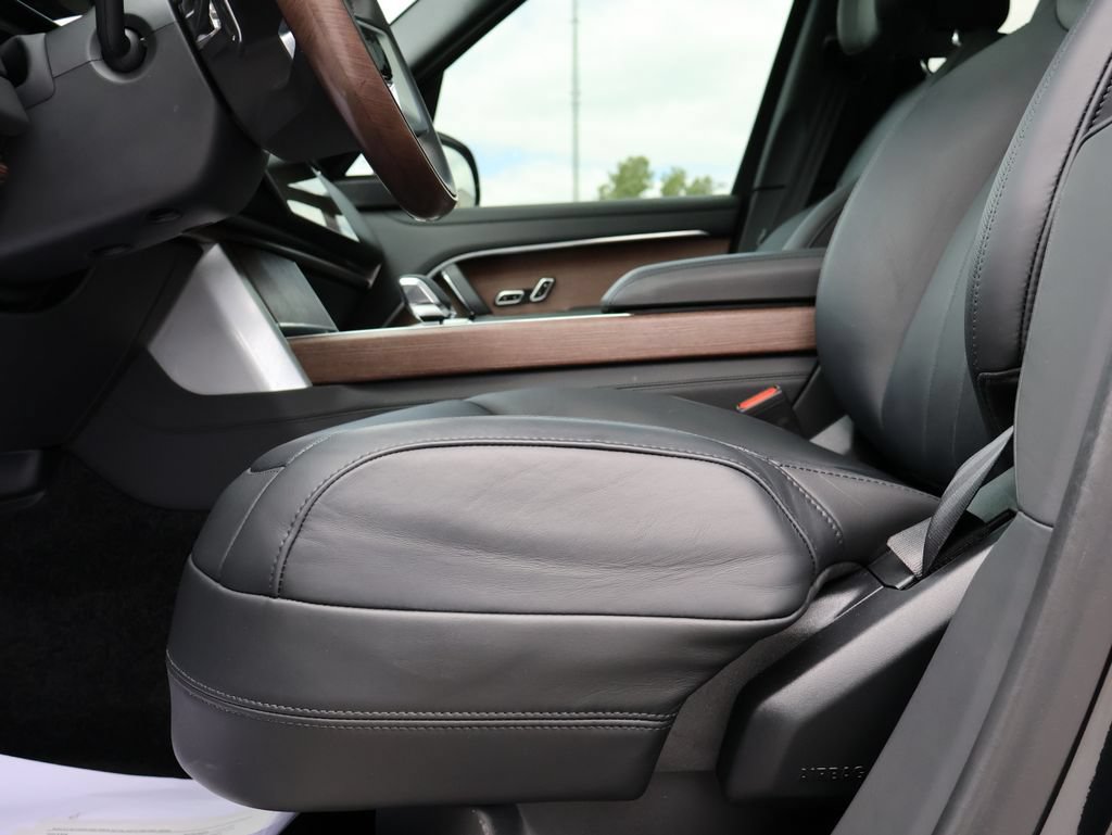 Certified 2025 Land Rover Range Rover Autobiography AWD/4WD image 39