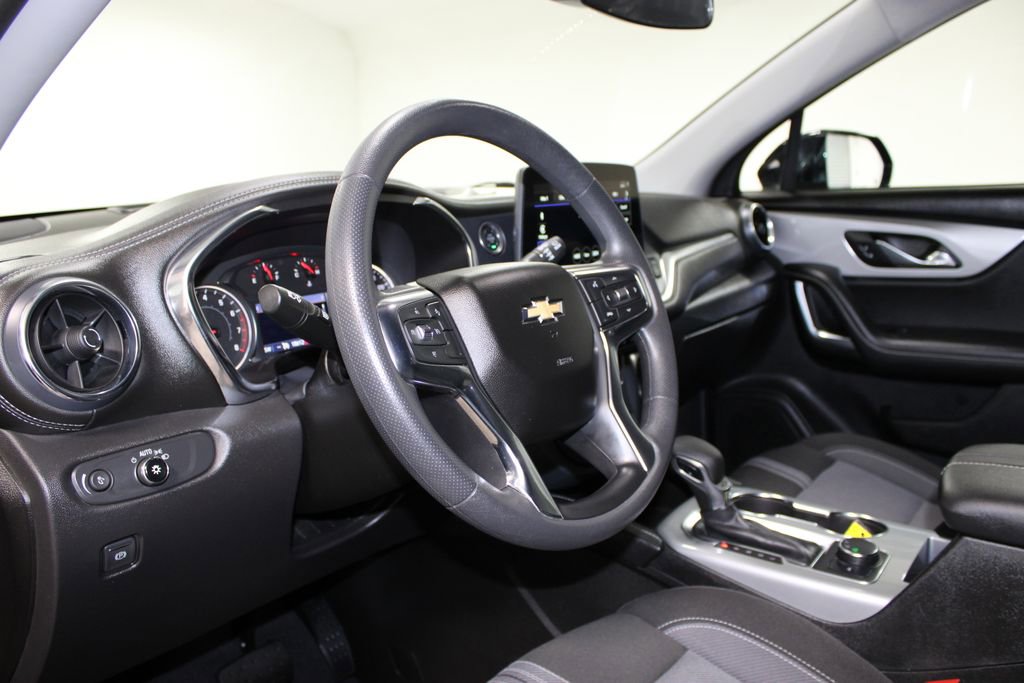 Used 2025 Chevrolet Blazer LT image 16