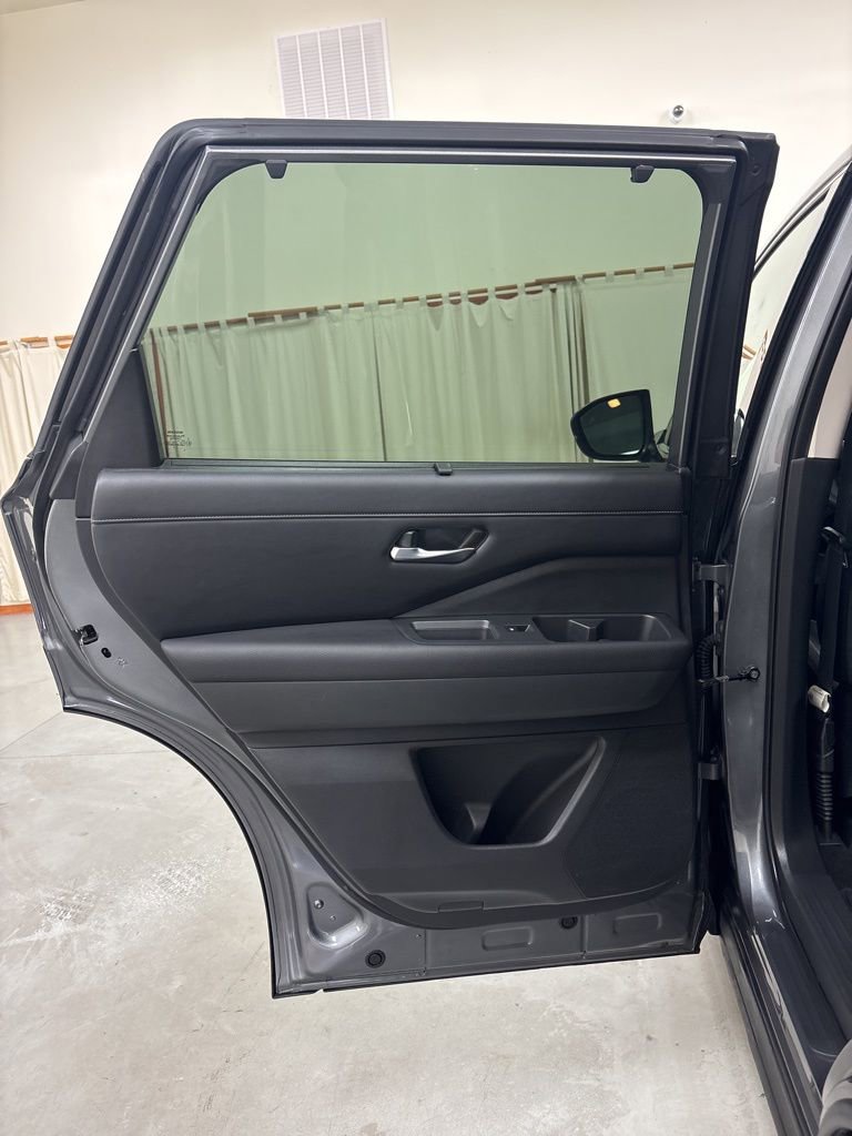 Used 2023 Nissan Pathfinder SL w/ Cargo Package AWD/4WD image 22