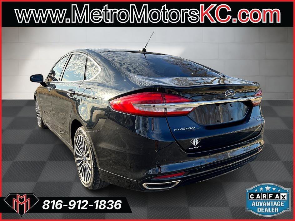 Used 2018 Ford Fusion SE w/ Fusion SE Technology Package image 3