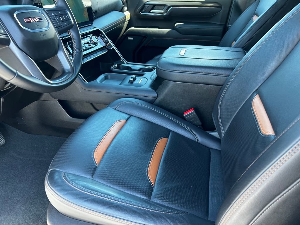 Used 2025 GMC Sierra 2500 AT4 image 11