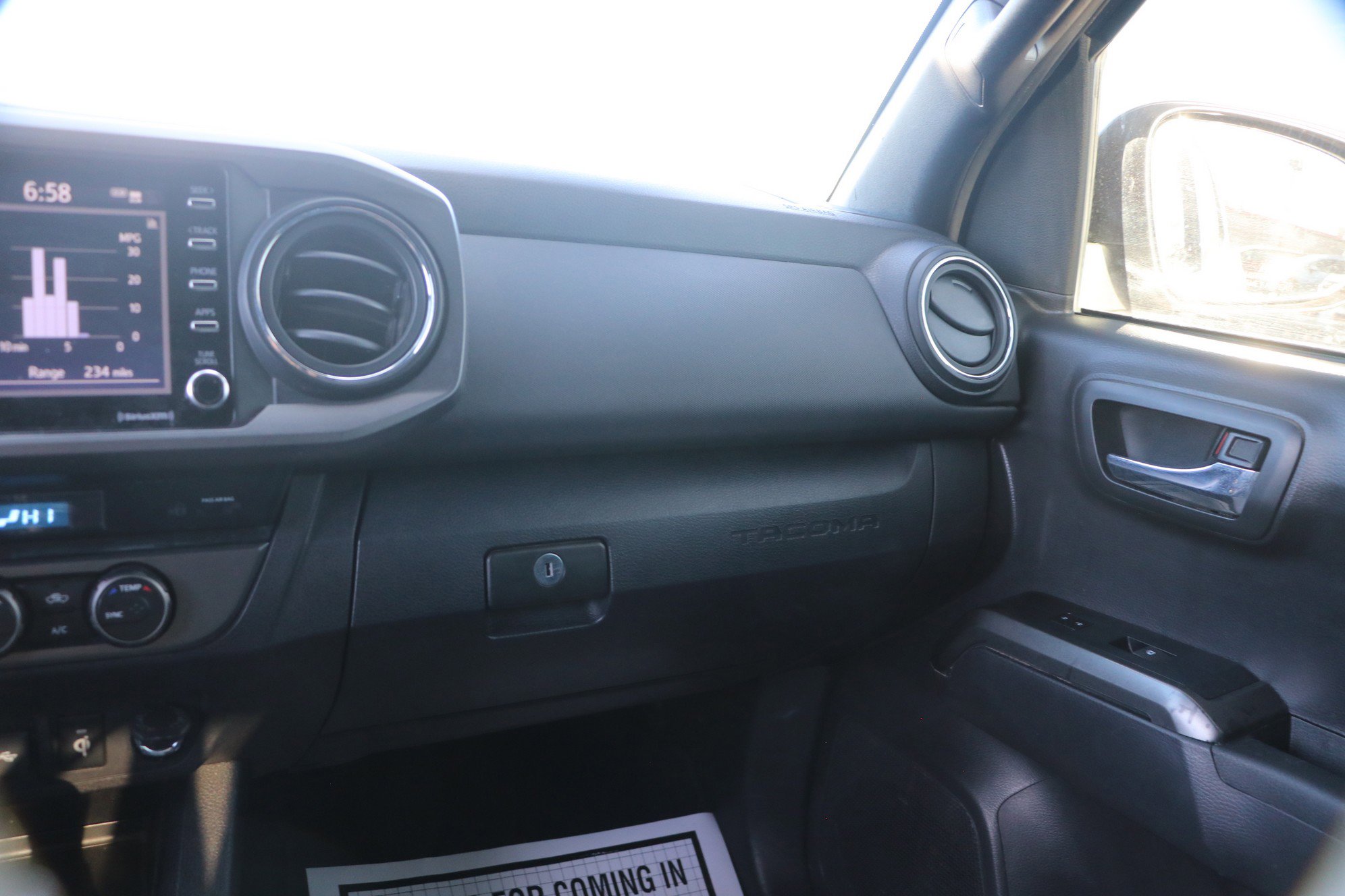 Used 2022 Toyota Tacoma TRD Off-Road image 26