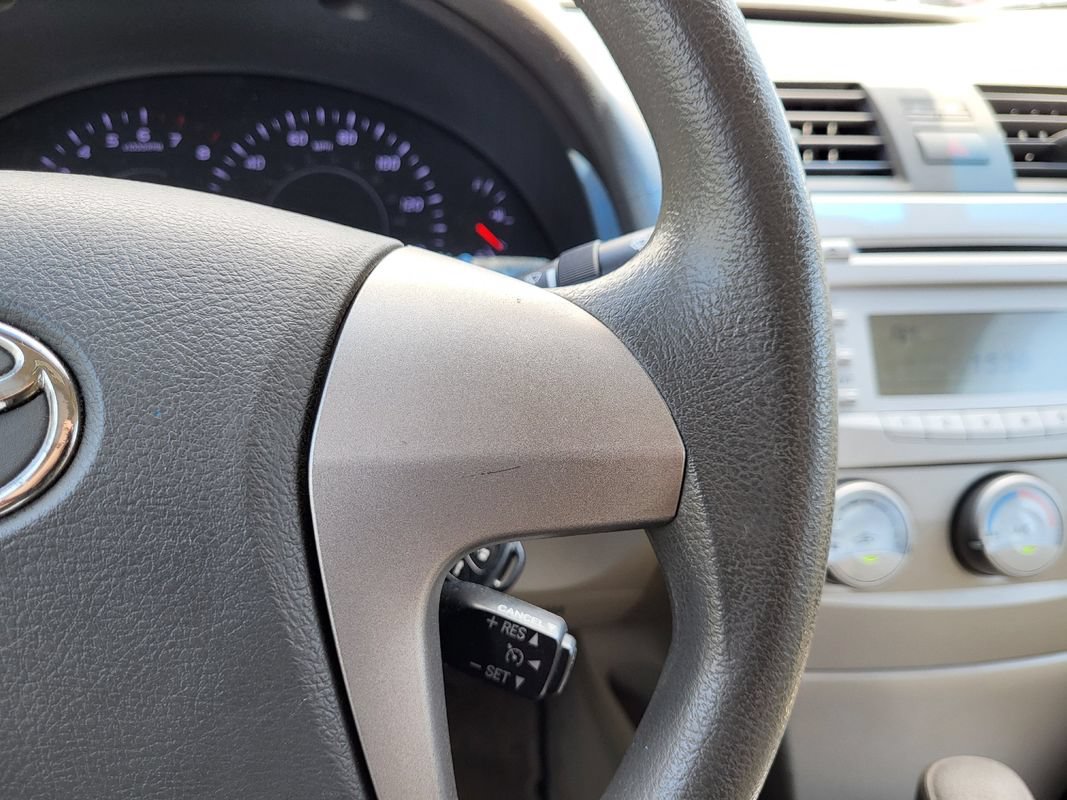 Used 2010 Toyota Camry LE FWD image 29
