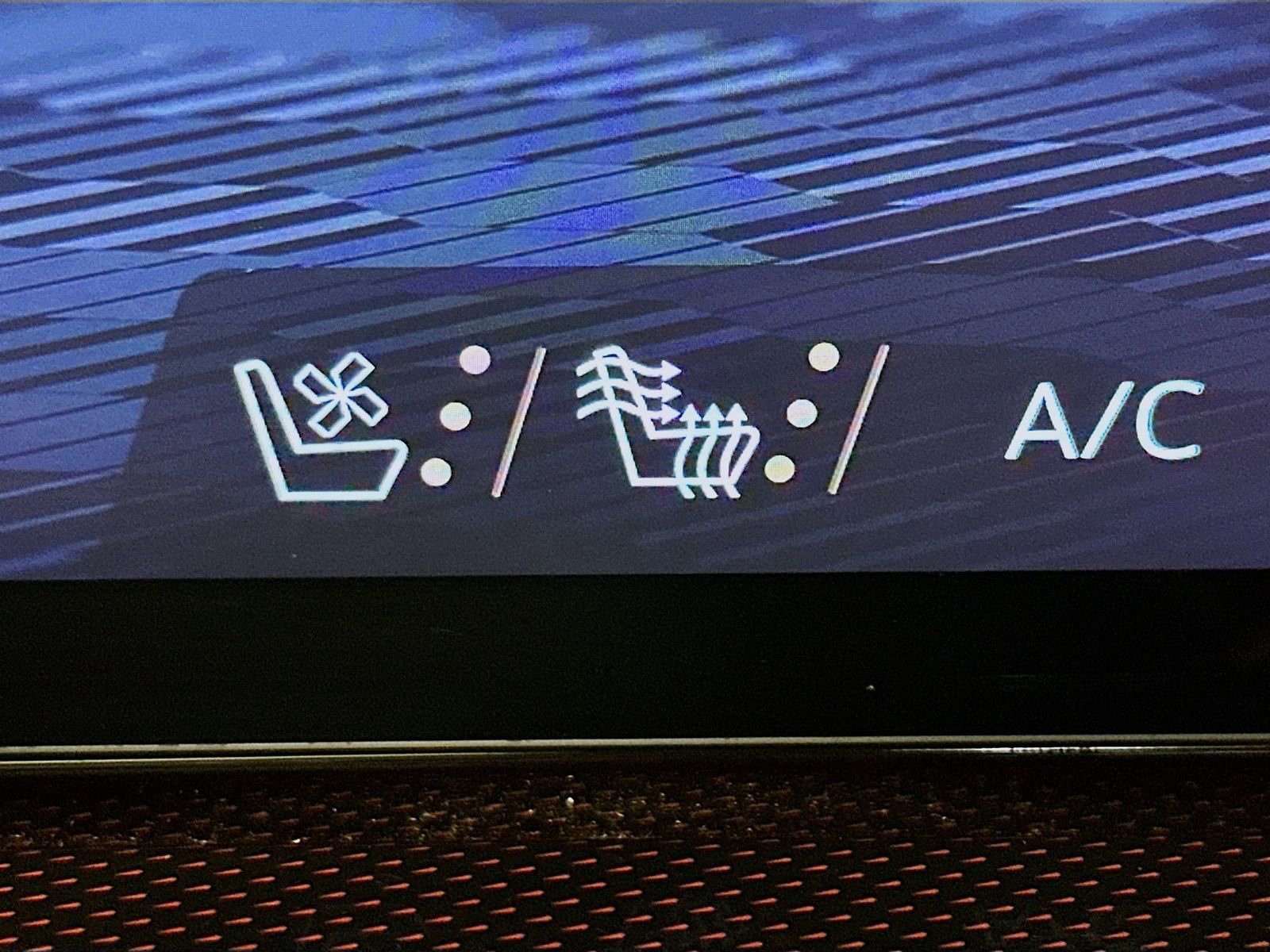 Used 2025 Chevrolet Traverse RS image 22