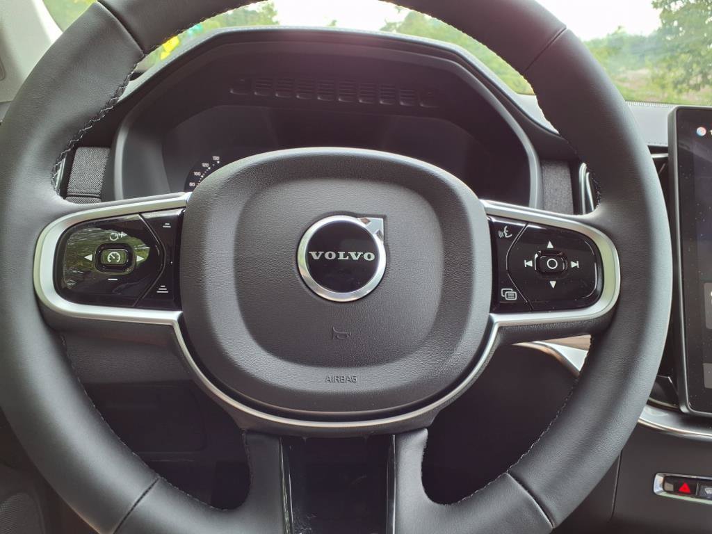 New 2026 Volvo XC90 B6 Plus w/ Protection Package Premier AWD/4WD image 23