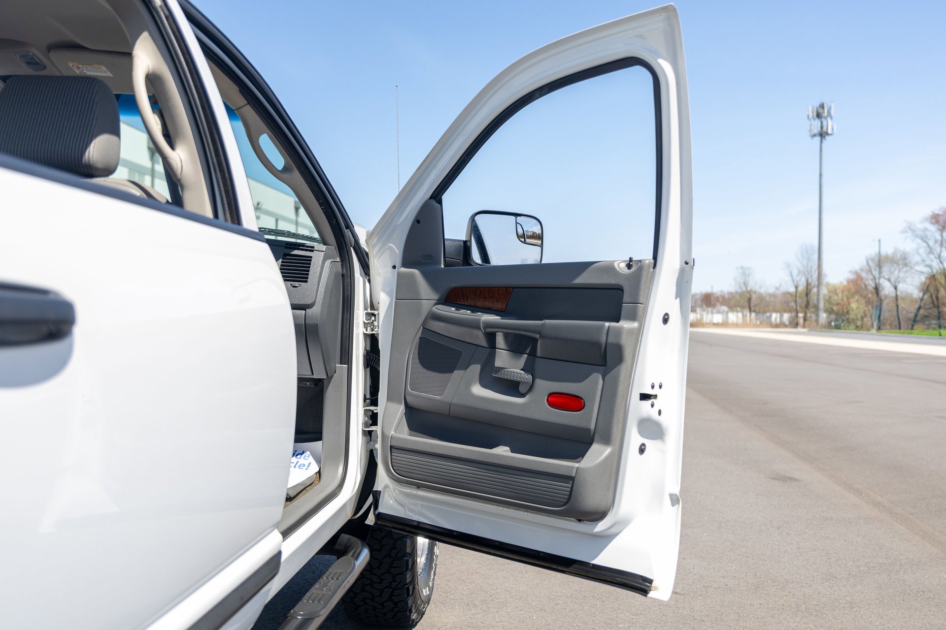 Used 2006 Dodge Ram 2500 Truck SLT w/ Light Group image 29