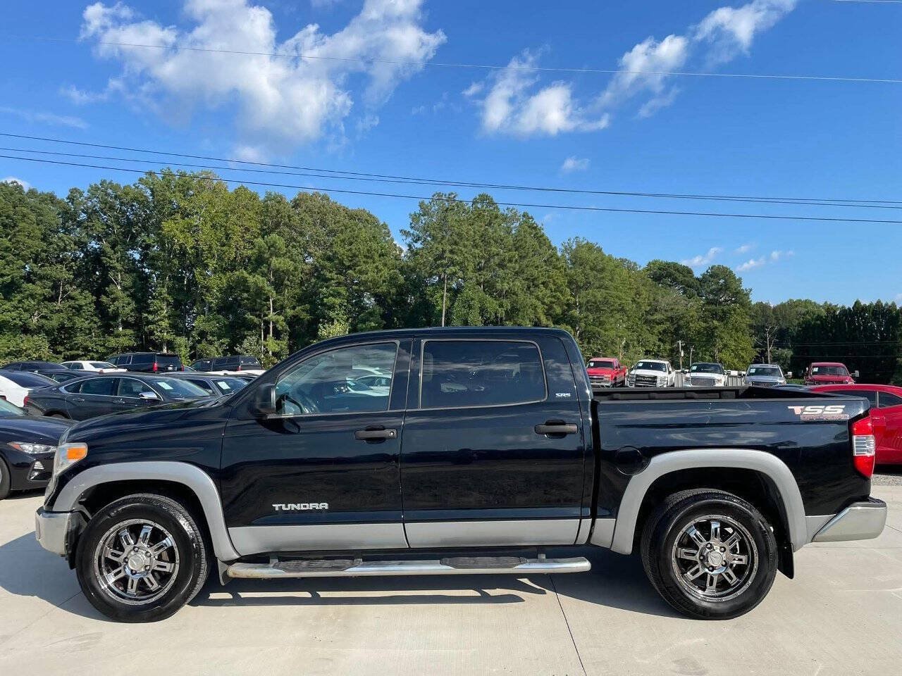 Used 2015 Toyota Tundra SR5 w/ SR5 Upgrade Package RWD image 4