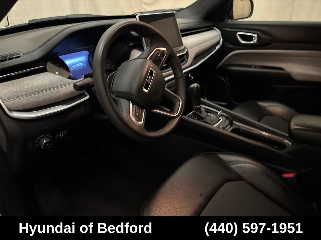 Used 2024 Jeep Compass Latitude AWD/4WD image 14