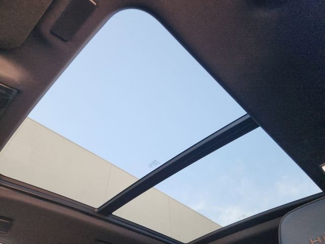 Certified 2025 Chevrolet Tahoe High Country image 21