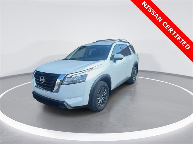 Certified 2025 Nissan Pathfinder SV image 4