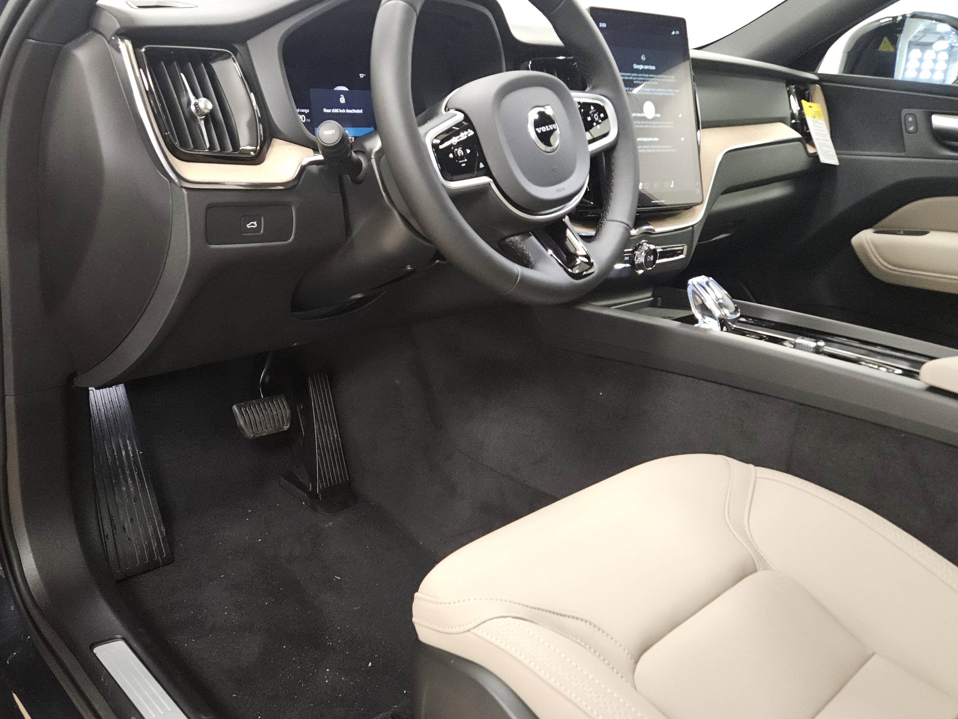 New 2026 Volvo XC60 B5 Core w/ Climate Package AWD/4WD image 42