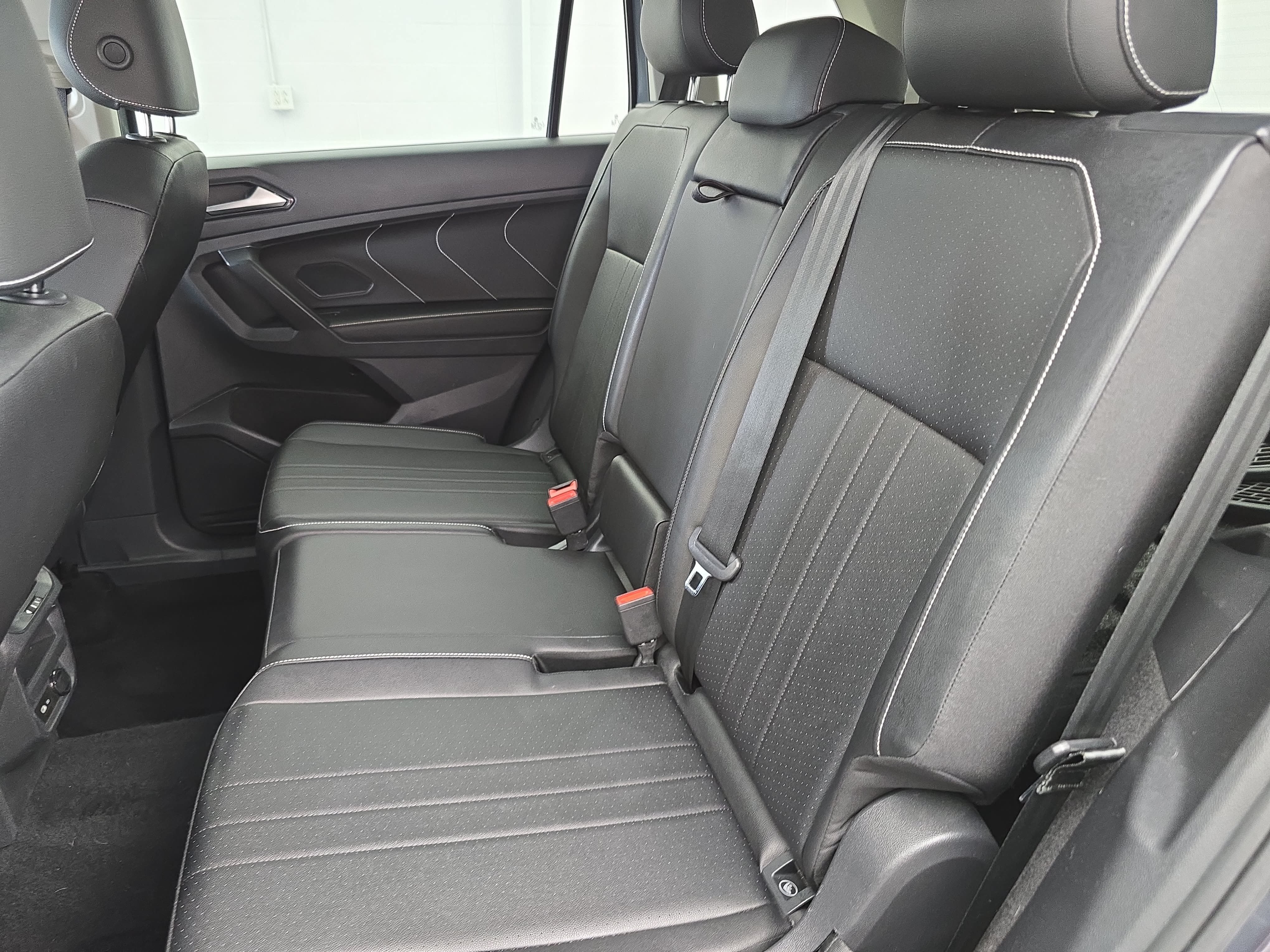 Used 2023 Volkswagen Tiguan SE FWD image 13