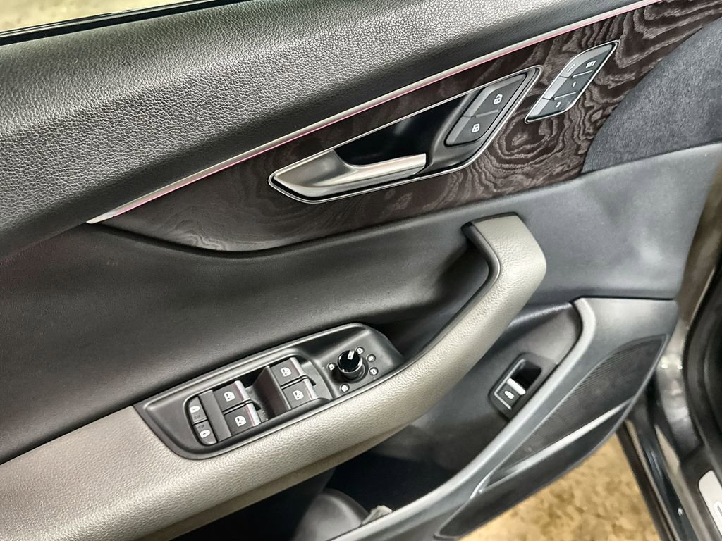 Used 2019 Audi Q8 Prestige AWD/4WD image 14
