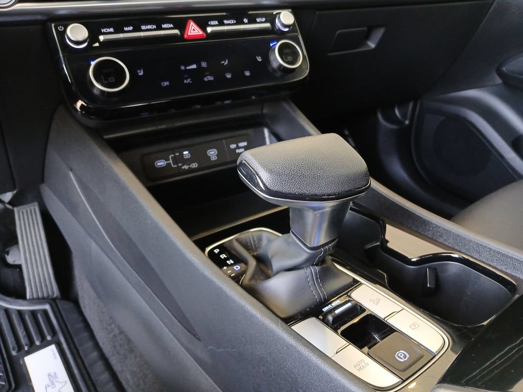 Used 2025 Hyundai Santa Cruz SEL FWD image 16