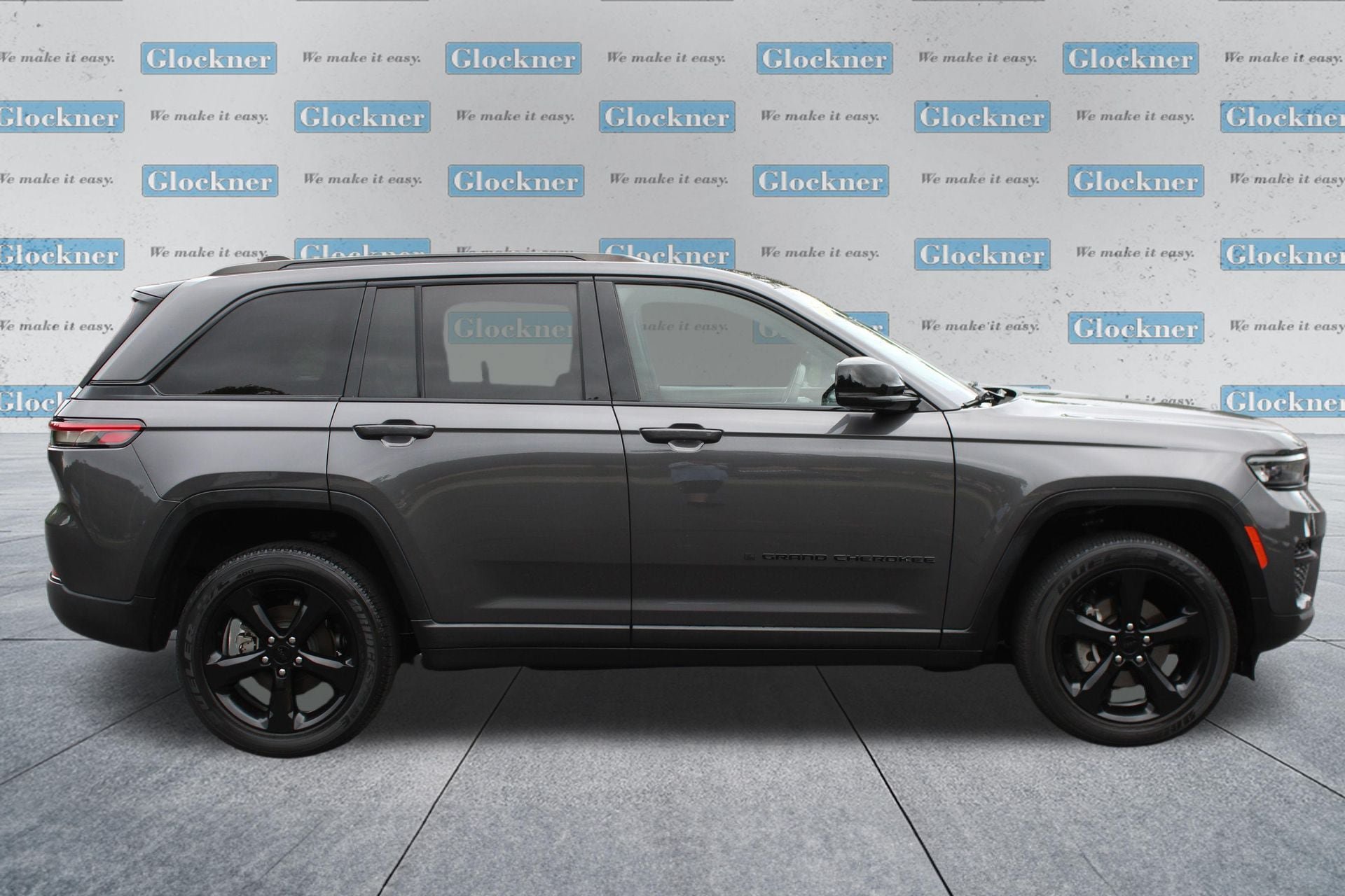 Used 2023 Jeep Grand Cherokee Altitude AWD/4WD image 4