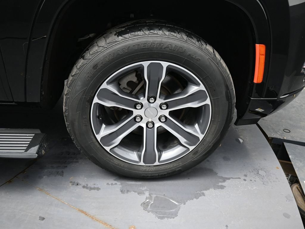 Used 2024 Jeep Grand Wagoneer L 4WD image 18