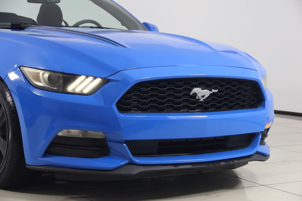 Used 2017 Ford Mustang Convertible RWD image 43