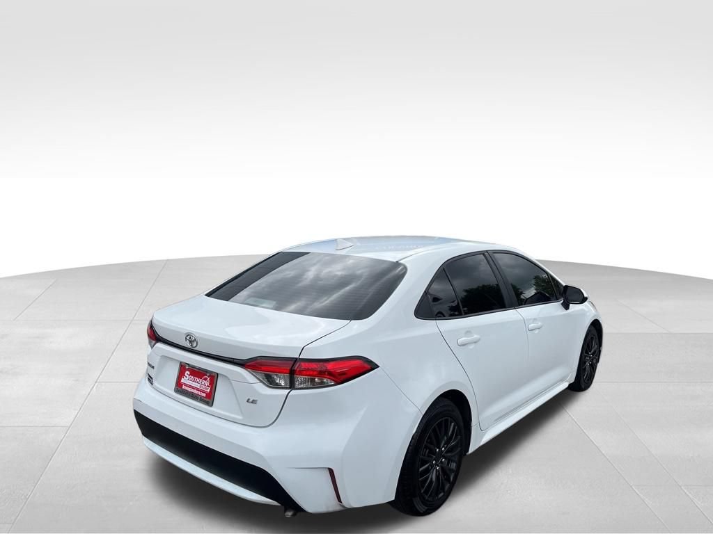 Used 2022 Toyota Corolla LE FWD image 12