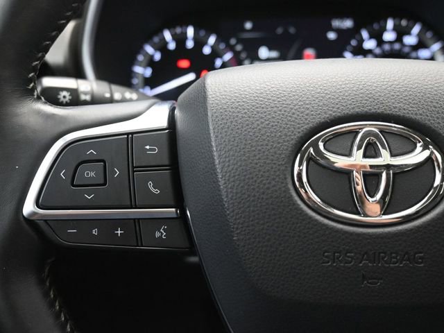 Used 2021 Toyota Highlander XLE image 29