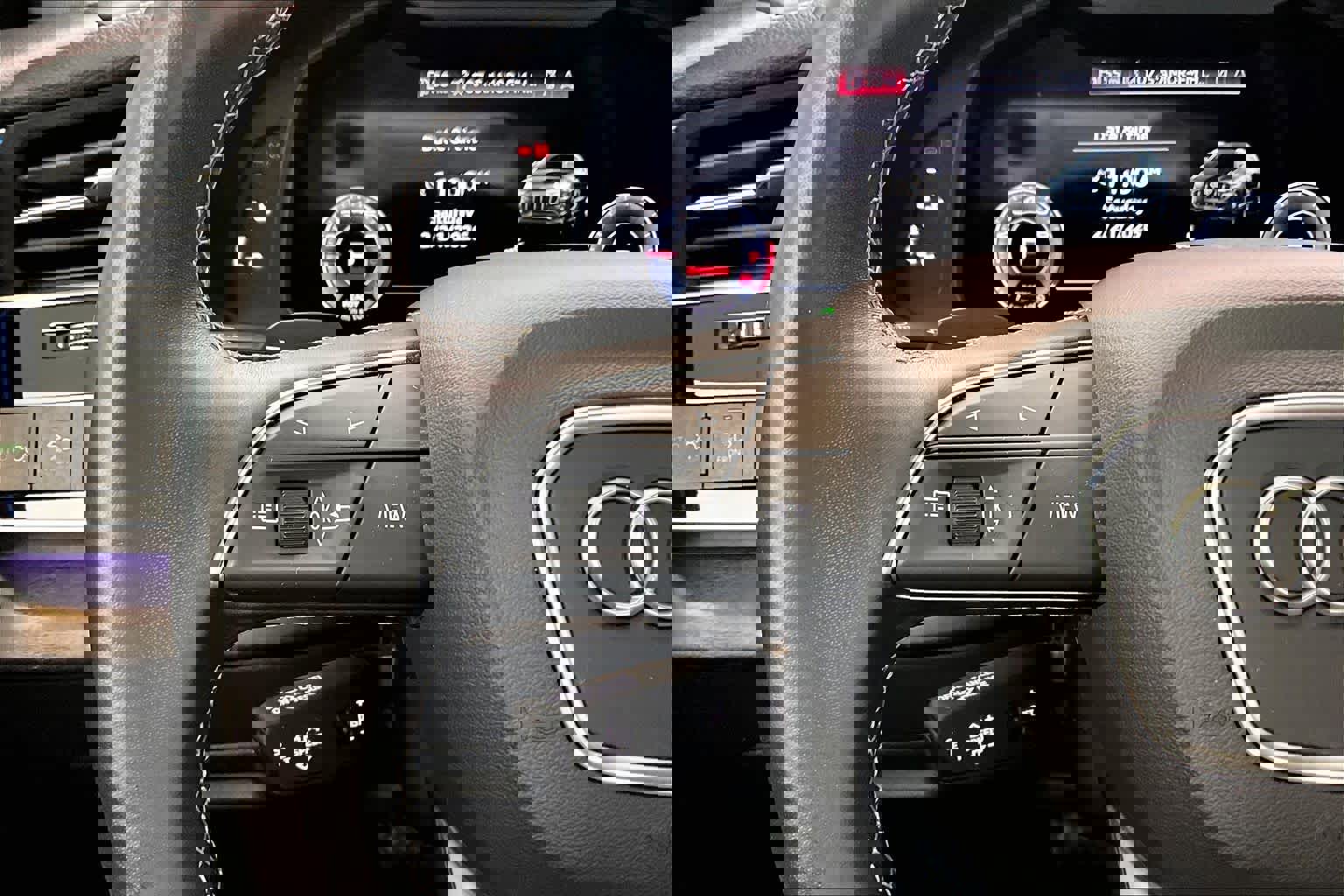 Used 2023 Audi Q8 Premium Plus w/ Premium Plus Package image 24