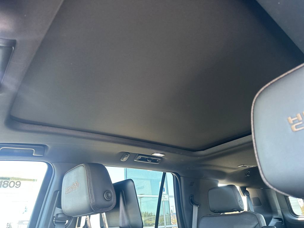 Used 2023 Chevrolet Tahoe High Country w/ Premium Package image 21