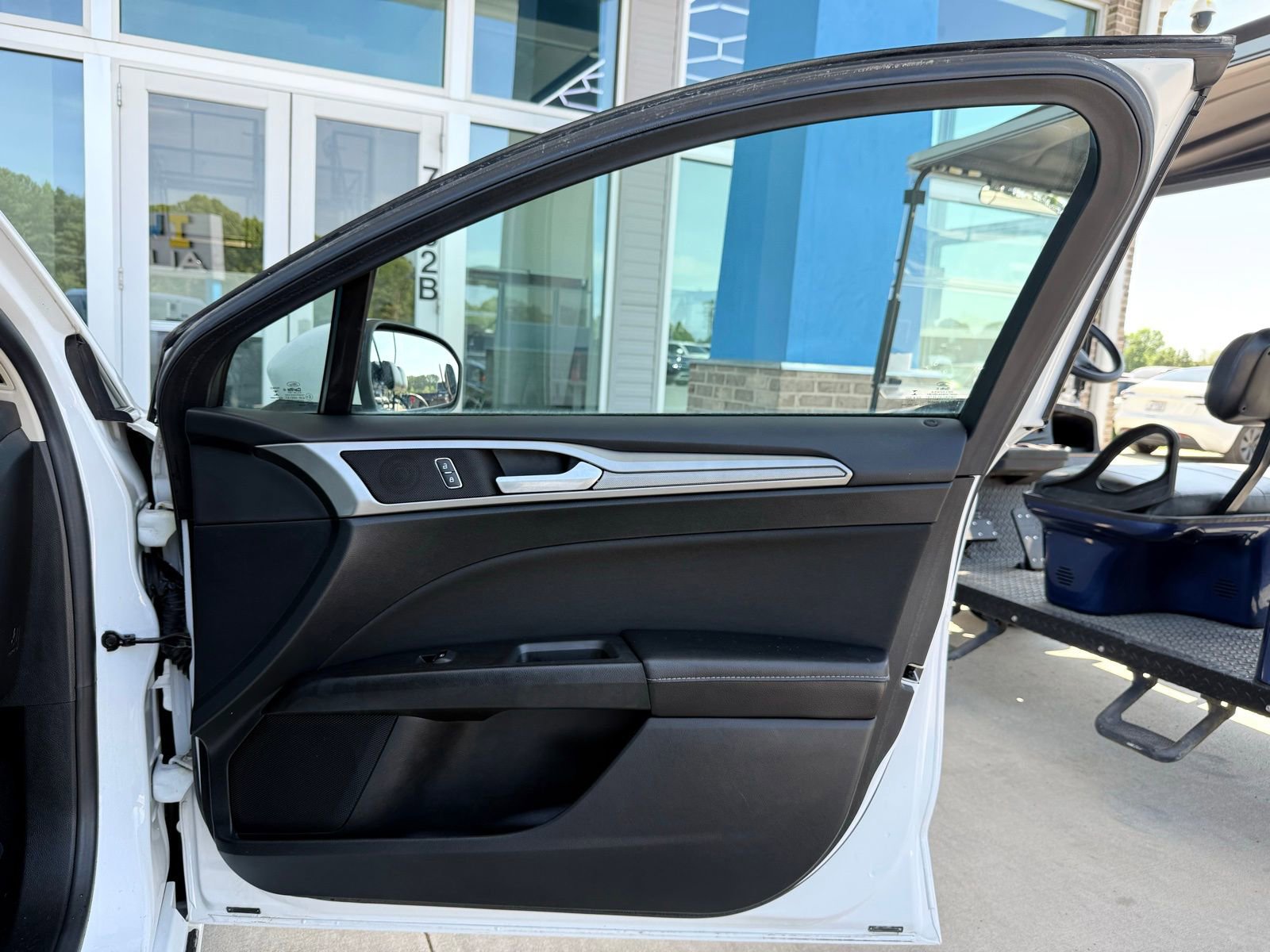 Used 2019 Ford Fusion SE image 19