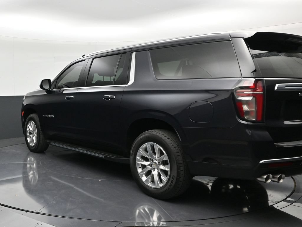 Used 2024 Chevrolet Suburban Premier AWD/4WD image 3