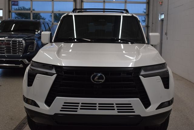 Used 2024 Lexus GX 550 w/ Cold Area Package AWD/4WD image 3