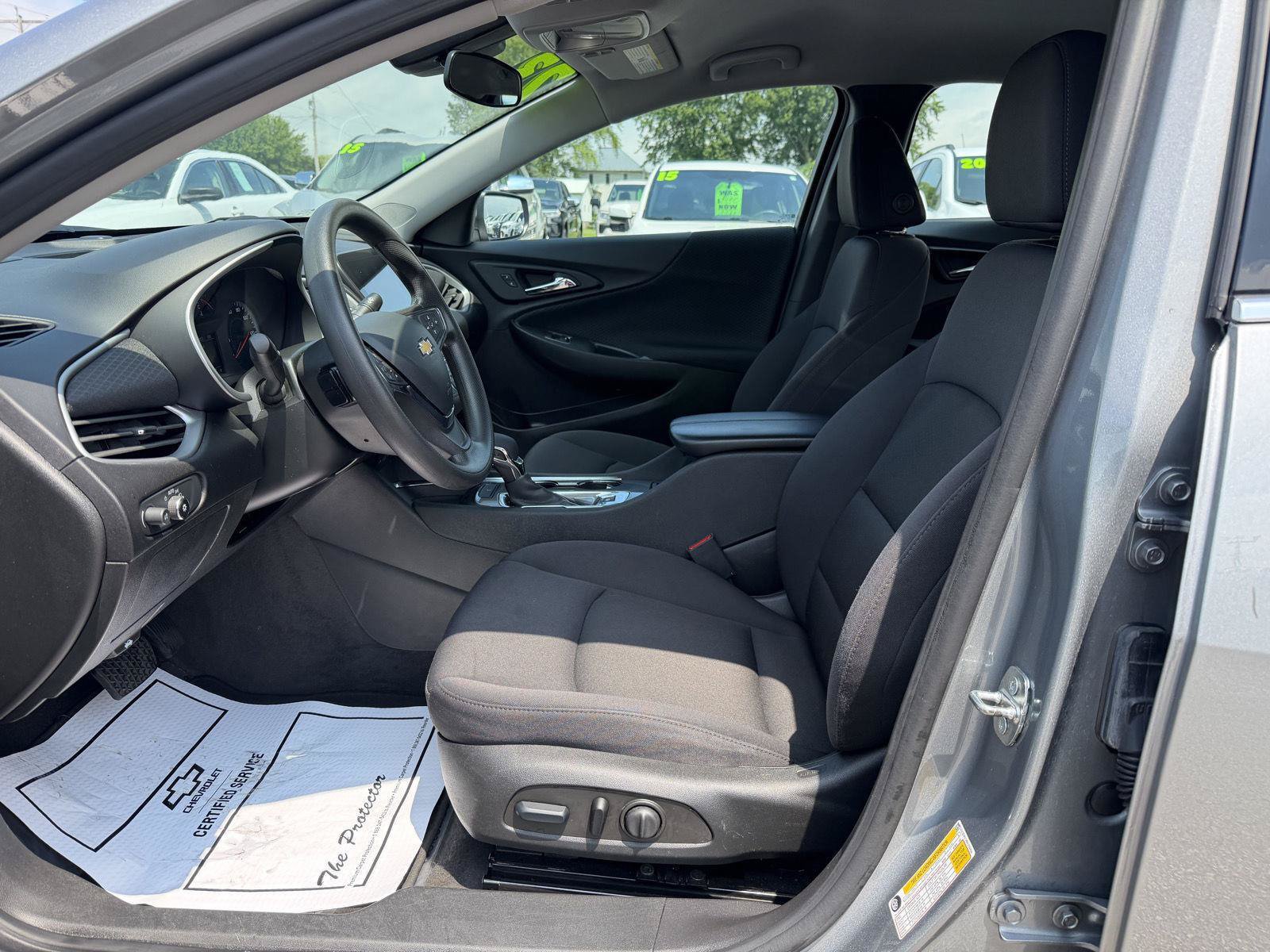 Used 2023 Chevrolet Malibu LT FWD image 11