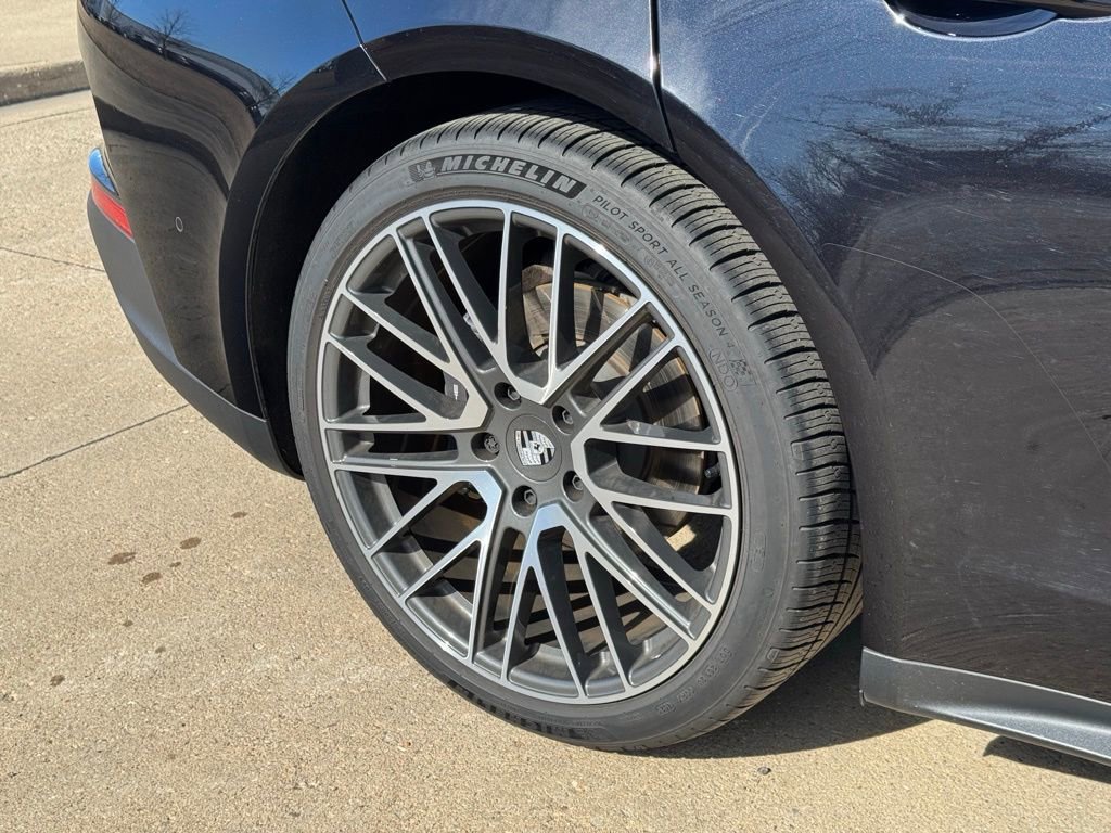 Used 2024 Porsche Panamera image 17