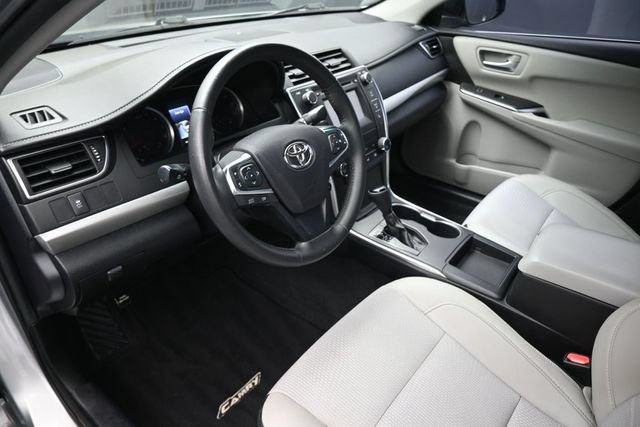 Used 2017 Toyota Camry SE FWD image 18