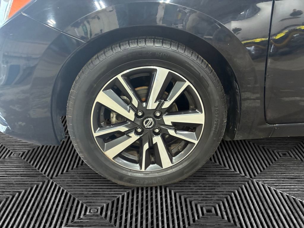 Used 2021 Nissan Versa SV image 14