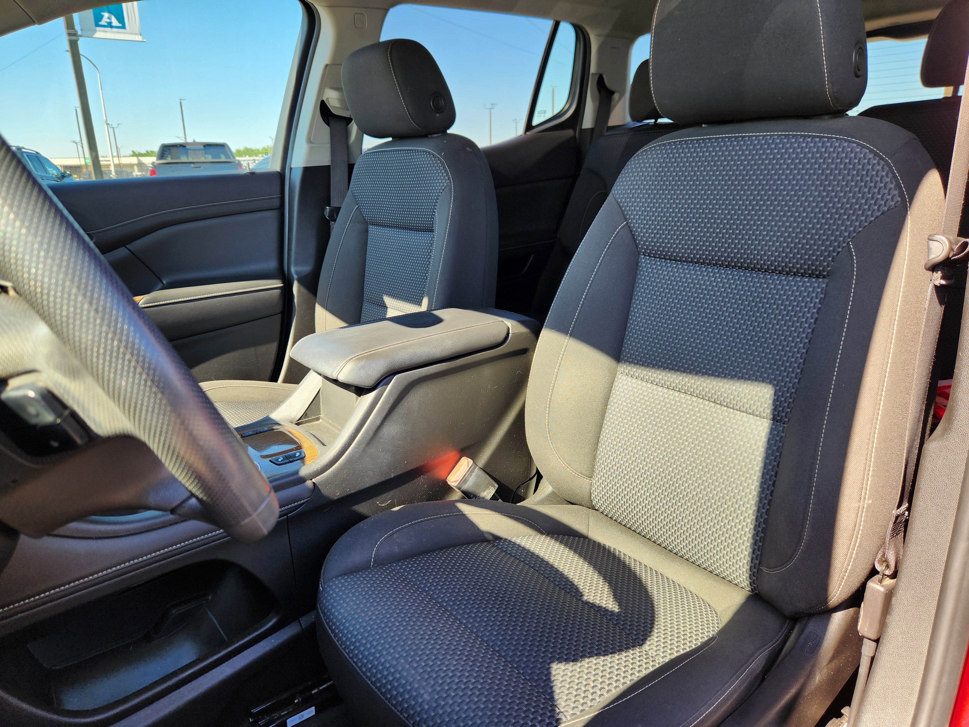 Used 2021 GMC Acadia SLE w/ Driver Convenience Package FWD image 7