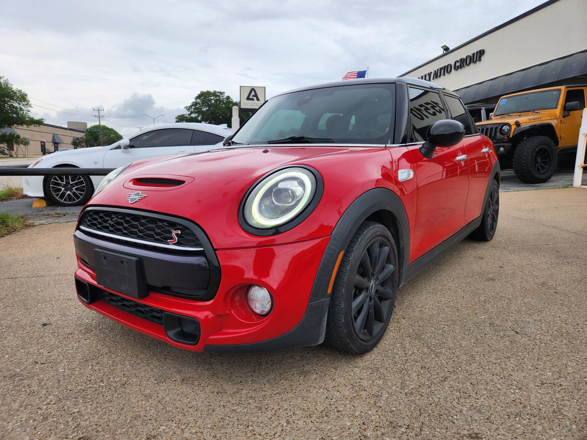 Used 2019 MINI Cooper S w/ Premium Package FWD image 1