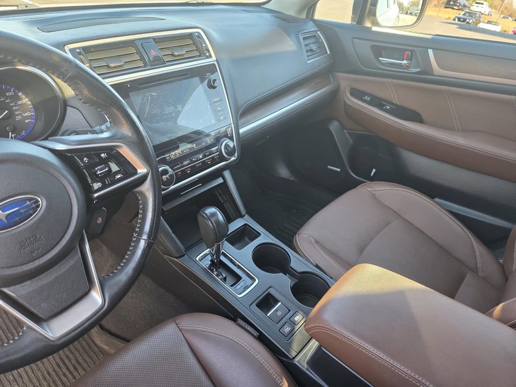 Used 2018 Subaru Outback 2.5i Touring w/ Popular Package #3 image 19