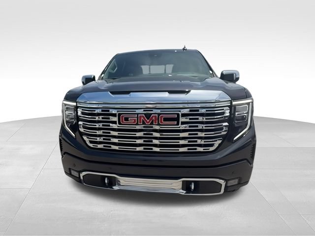 Used 2023 GMC Sierra 1500 Denali w/ Technology Package AWD/4WD image 3