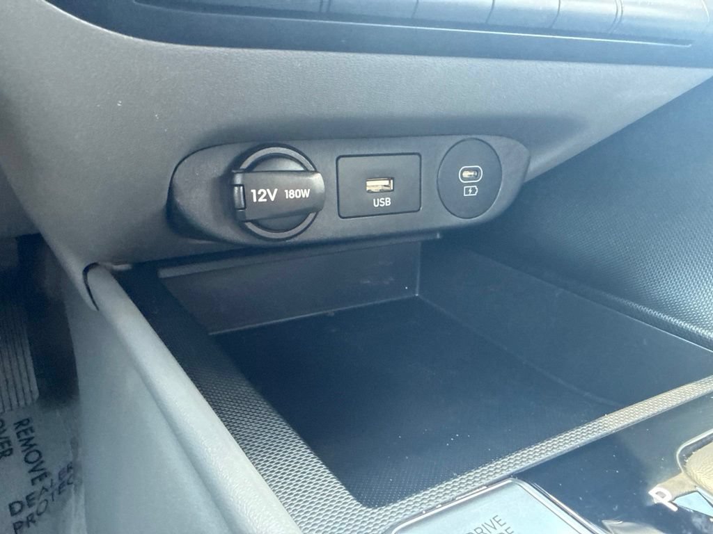 Used 2024 Hyundai Elantra SE FWD image 26