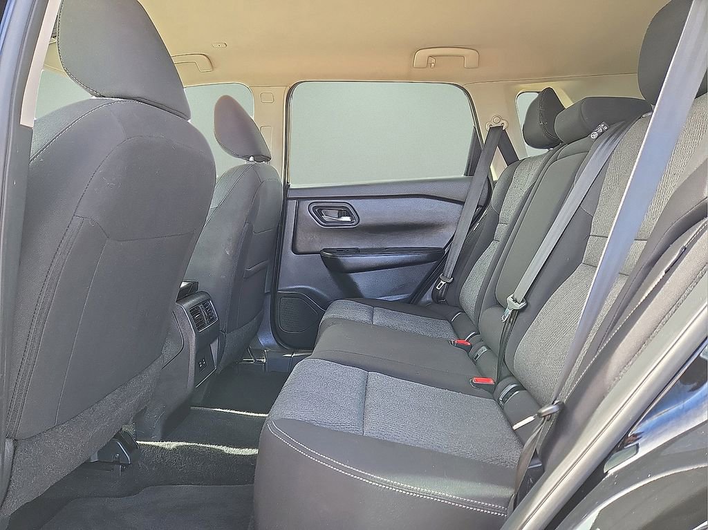 Used 2024 Nissan Rogue SV image 15