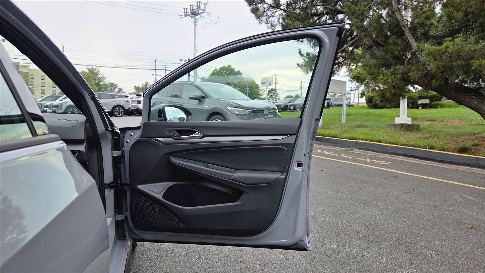 New 2026 Volkswagen GTI SE FWD image 26