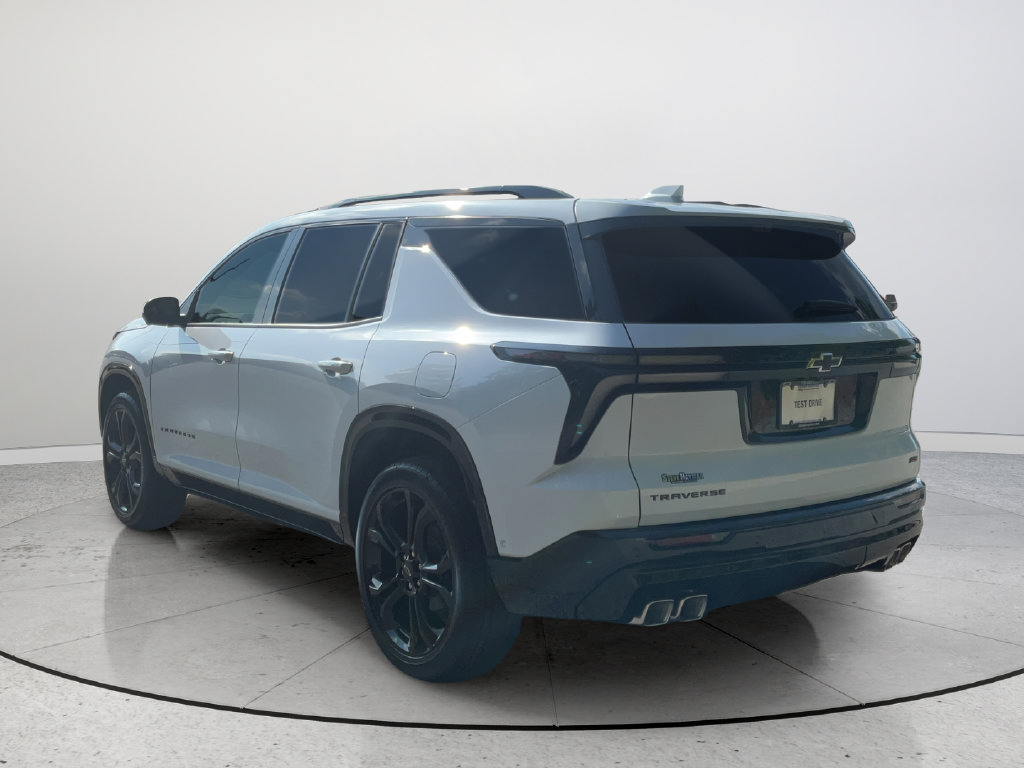 New 2027 Chevrolet Traverse RS w/ LPO, Floor Liner Package FWD image 5