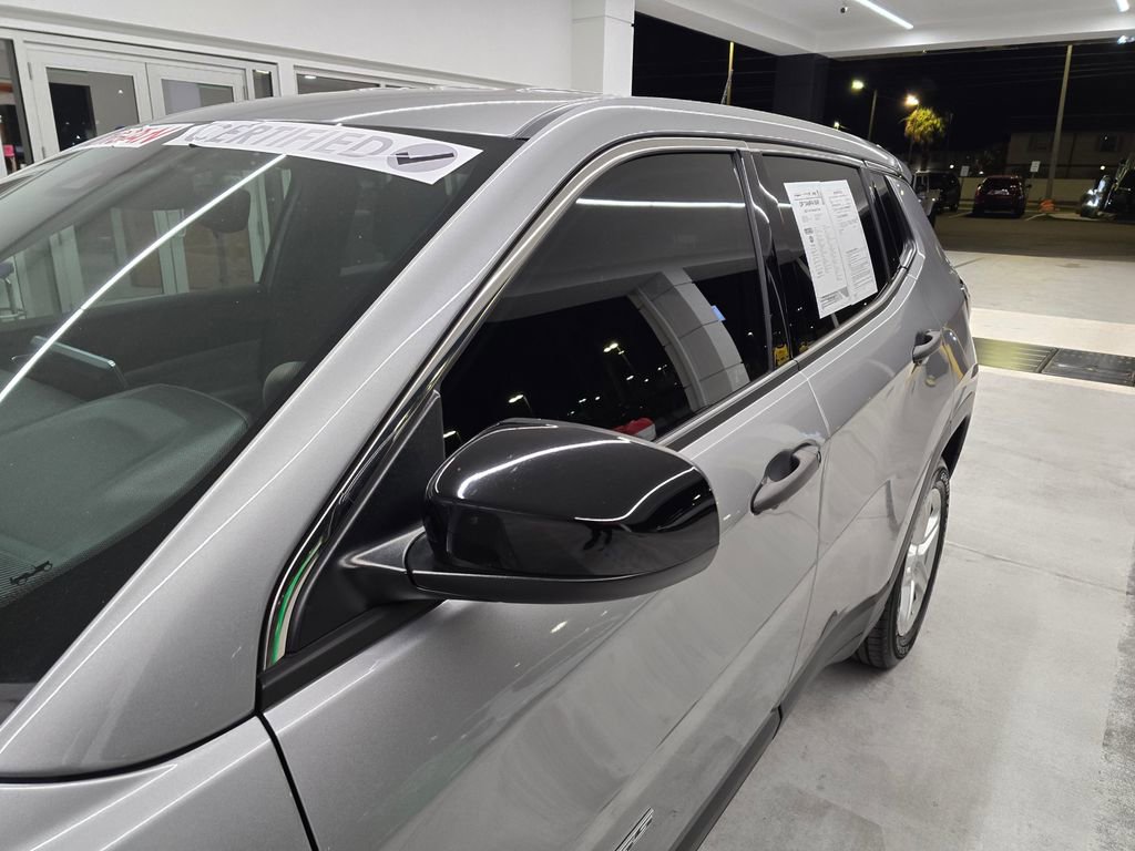 Used 2023 Jeep Compass Sport image 10