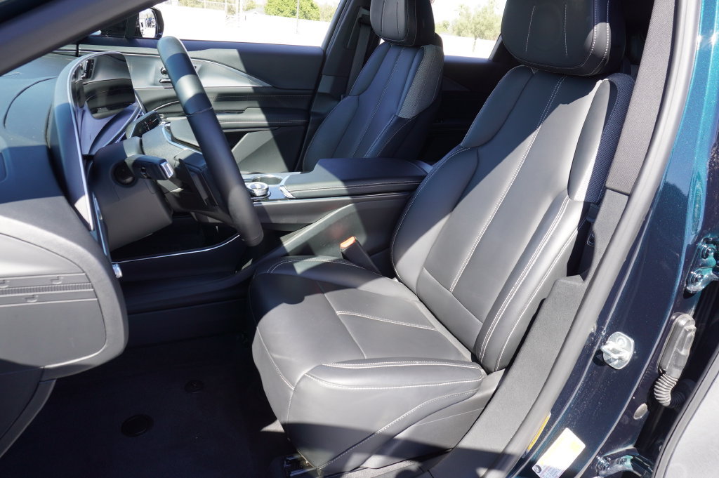 Certified 2024 Cadillac Lyriq Tech w/ Driver Assist Package RWD image 14