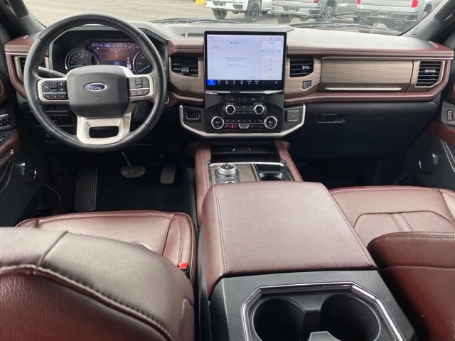 Used 2024 Ford Expedition Limited AWD/4WD image 5
