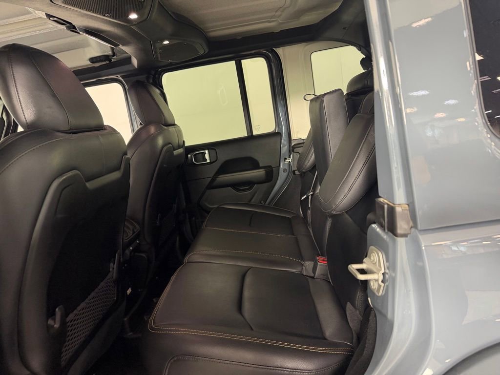 Used 2024 Jeep Wrangler Unlimited Sahara w/ Technology Group AWD/4WD image 27