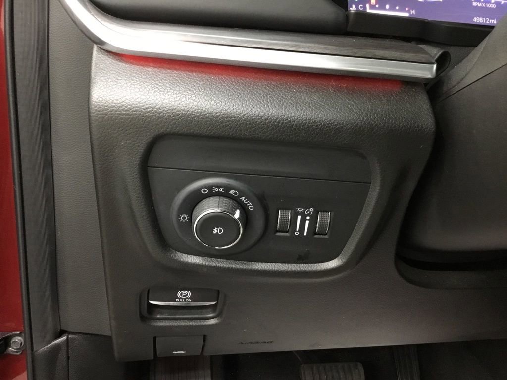 Used 2022 Jeep Grand Cherokee Overland image 13