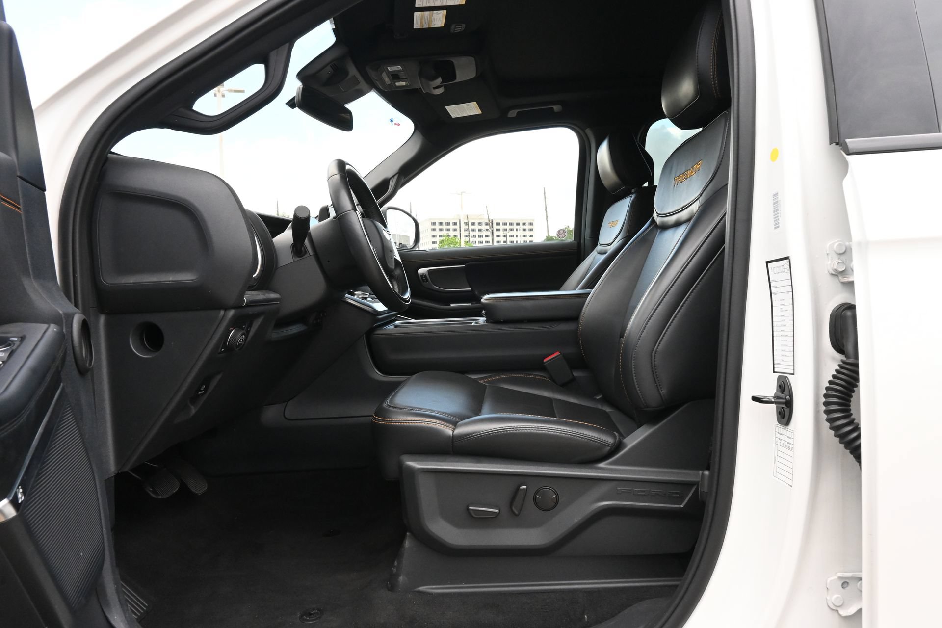 Used 2025 Ford Expedition Tremor AWD/4WD image 19