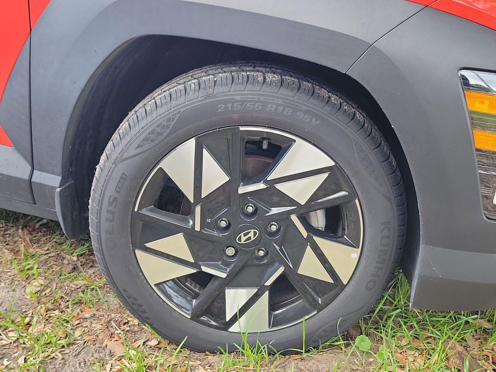 Used 2024 Hyundai Kona SEL w/ Convenience Package FWD image 4