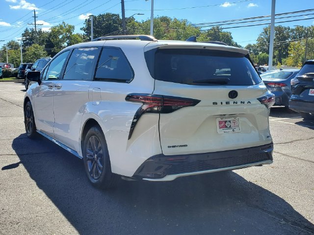 Used 2026 Toyota Sienna XSE AWD/4WD image 3