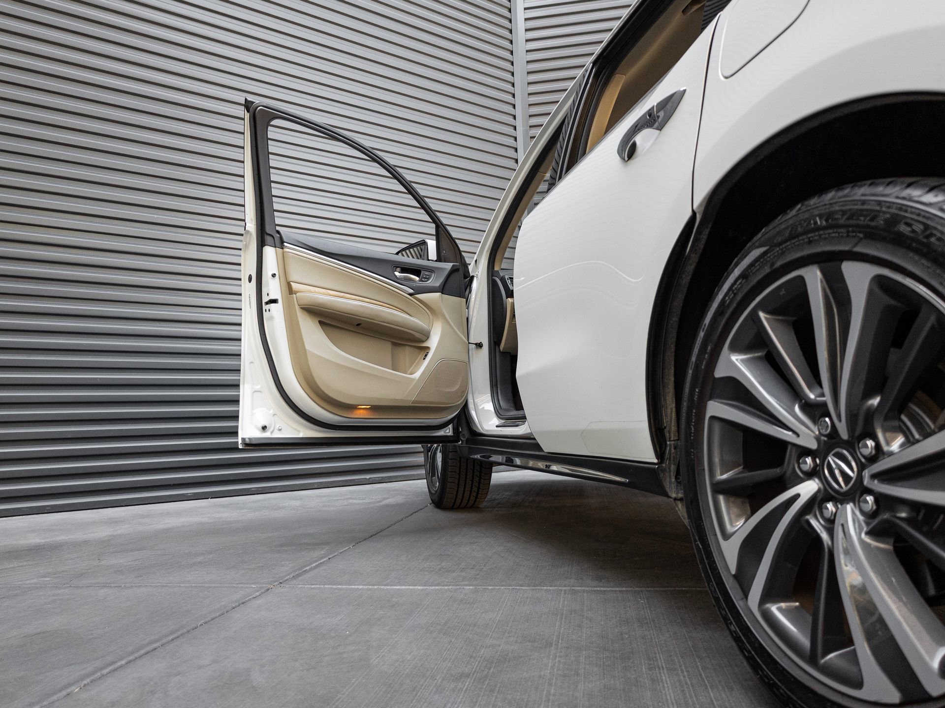 Used 2020 Acura MDX SH-AWD w/ Technology Package image 14